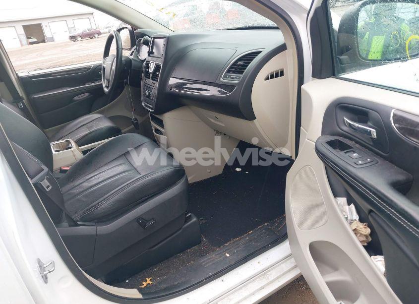 Photo 5 of 2015 Chrysler Town & COUNTRY TOURING-L (VIN 2C4RC1CG5FR655959)