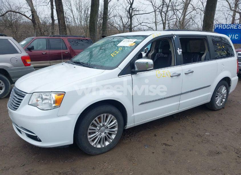 Photo 6 of 2015 Chrysler Town & COUNTRY TOURING-L (VIN 2C4RC1CG5FR655959)