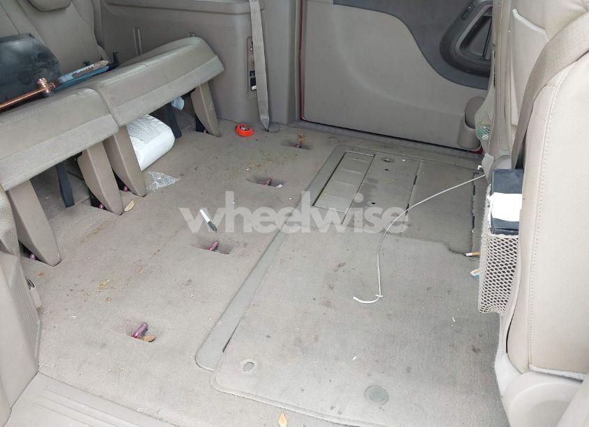 Photo 8 of 2015 Chrysler Town & COUNTRY TOURING-L (VIN 2C4RC1CG5FR727484)