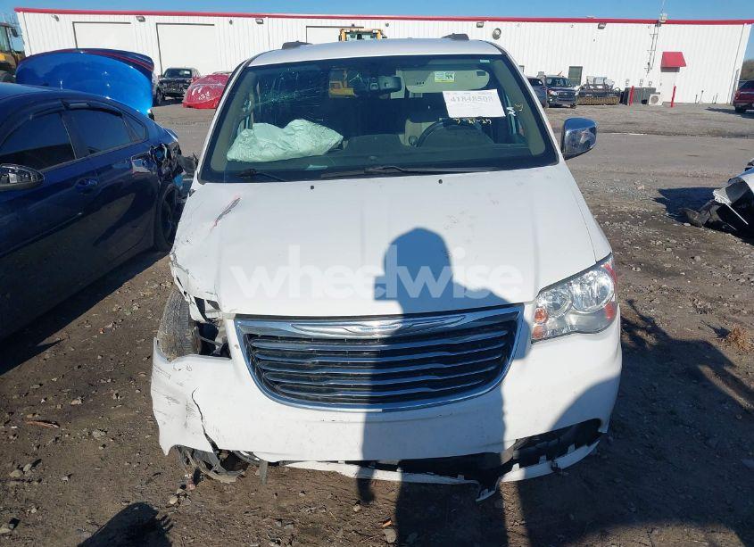 Photo 13 of 2015 Chrysler Town & COUNTRY TOURING-L (VIN 2C4RC1CG5FR728019)