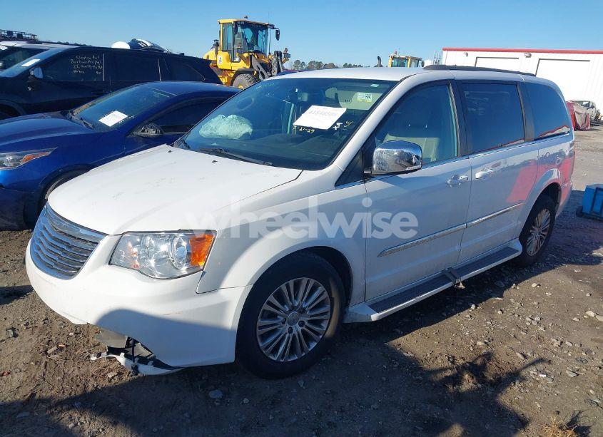 Photo 2 of 2015 Chrysler Town & COUNTRY TOURING-L (VIN 2C4RC1CG5FR728019)