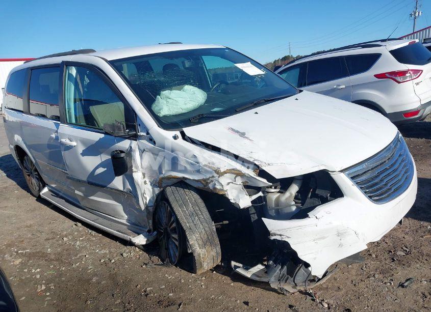 Photo 6 of 2015 Chrysler Town & COUNTRY TOURING-L (VIN 2C4RC1CG5FR728019)