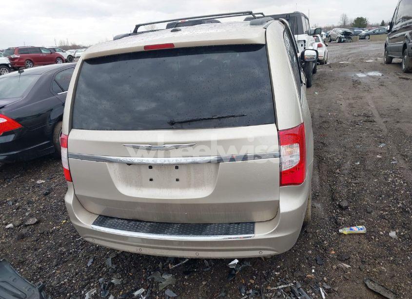 Photo 16 of 2016 Chrysler Town & COUNTRY TOURING-L ANNIVERSARY EDITION (VIN 2C4RC1CG5GR166771)