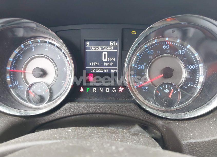 Photo 7 of 2016 Chrysler Town & COUNTRY TOURING-L ANNIVERSARY EDITION (VIN 2C4RC1CG5GR166771)