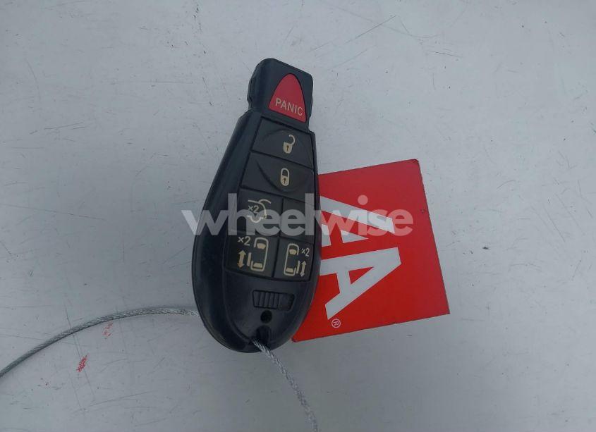 Photo 11 of 2016 Chrysler Town & COUNTRY TOURING-L ANNIVERSARY EDITION (VIN 2C4RC1CG5GR188401)