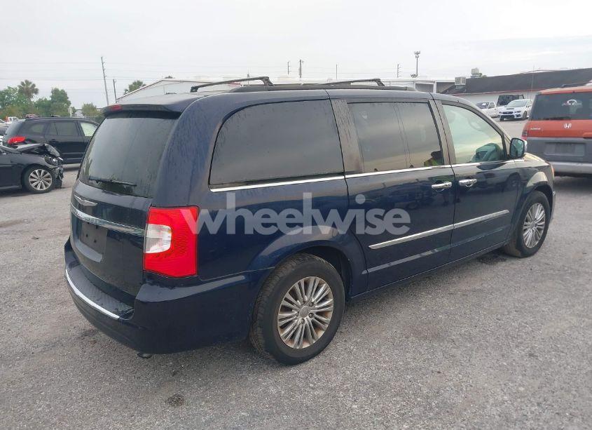 Photo 4 of 2016 Chrysler Town & COUNTRY TOURING-L ANNIVERSARY EDITION (VIN 2C4RC1CG5GR188401)