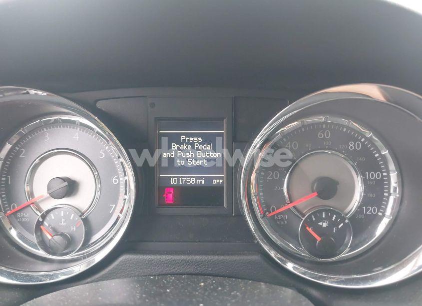 Photo 7 of 2016 Chrysler Town & COUNTRY TOURING-L ANNIVERSARY EDITION (VIN 2C4RC1CG5GR188401)