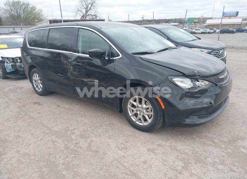 2022 Chrysler Voyager LX (VIN 2C4RC1CG5NR226898) main photo