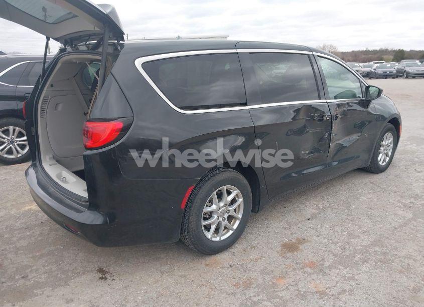 Photo 4 of 2022 Chrysler Voyager LX (VIN 2C4RC1CG5NR226898)