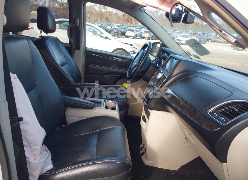 Photo 5 of 2012 Chrysler Town & COUNTRY TOURING-L (VIN 2C4RC1CG6CR118027)