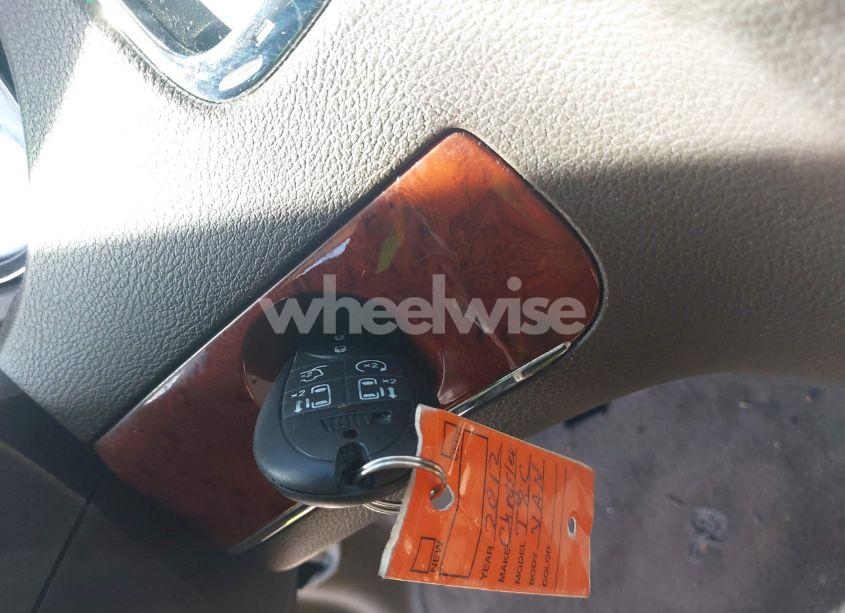 Photo 11 of 2012 Chrysler Town & COUNTRY TOURING-L (VIN 2C4RC1CG6CR146099)