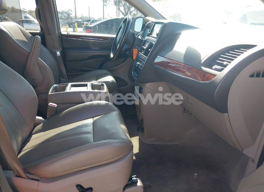 Photo 5 of 2012 Chrysler Town & COUNTRY TOURING-L (VIN 2C4RC1CG6CR146099)