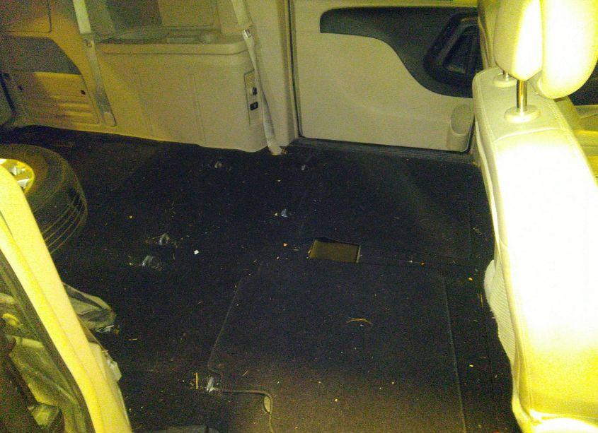 Photo 8 of 2012 Chrysler Town & COUNTRY TOURING-L (VIN 2C4RC1CG6CR370067)