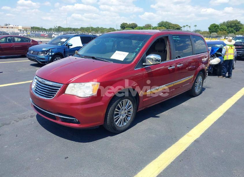 Photo 2 of 2013 Chrysler Town & COUNTRY TOURING-L (VIN 2C4RC1CG6DR508823)