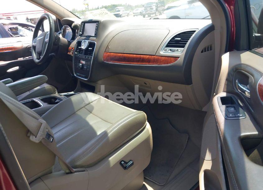 Photo 5 of 2013 Chrysler Town & COUNTRY TOURING-L (VIN 2C4RC1CG6DR508823)