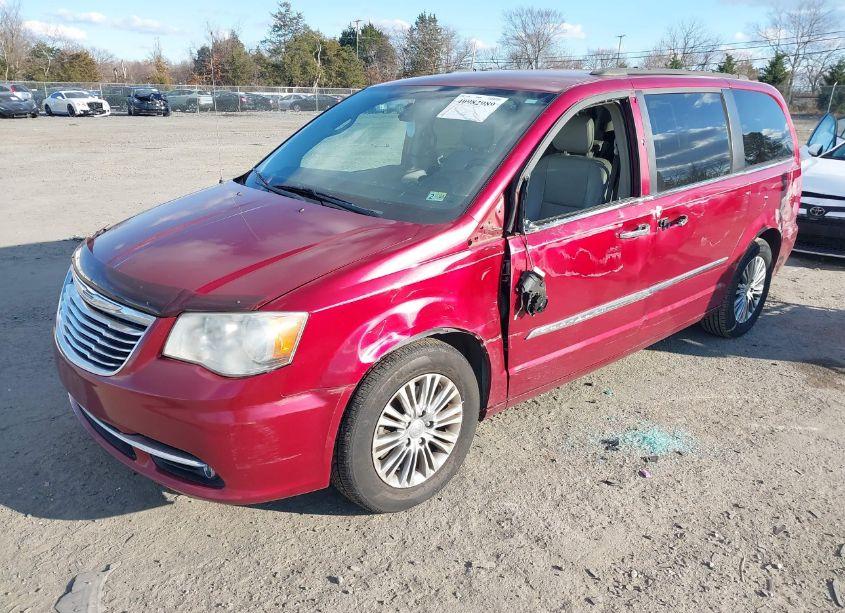 Photo 2 of 2013 Chrysler Town & COUNTRY TOURING-L (VIN 2C4RC1CG6DR531390)