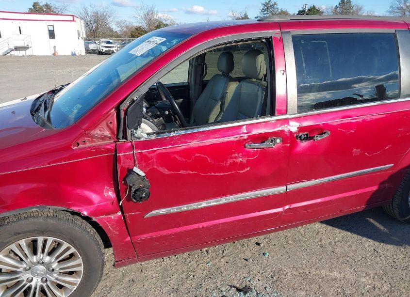 Photo 6 of 2013 Chrysler Town & COUNTRY TOURING-L (VIN 2C4RC1CG6DR531390)