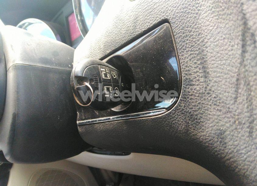 Photo 10 of 2013 Chrysler Town & COUNTRY TOURING-L (VIN 2C4RC1CG6DR542342)