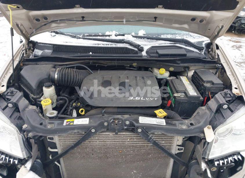 Photo 10 of 2013 Chrysler Town & COUNTRY TOURING-L (VIN 2C4RC1CG6DR564728)