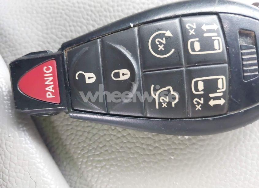 Photo 11 of 2013 Chrysler Town & COUNTRY TOURING-L (VIN 2C4RC1CG6DR564728)