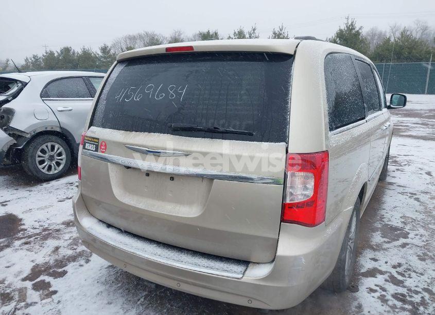 Photo 4 of 2013 Chrysler Town & COUNTRY TOURING-L (VIN 2C4RC1CG6DR564728)