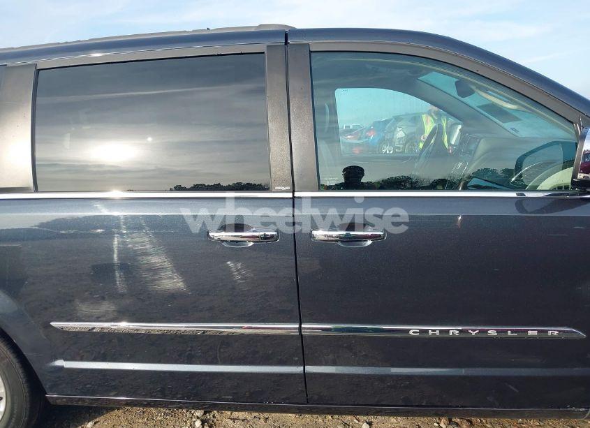 Photo 13 of 2013 Chrysler Town & COUNTRY TOURING-L (VIN 2C4RC1CG6DR652047)