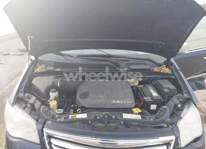 Photo 10 of 2013 Chrysler Town & COUNTRY TOURING-L (VIN 2C4RC1CG6DR697148)