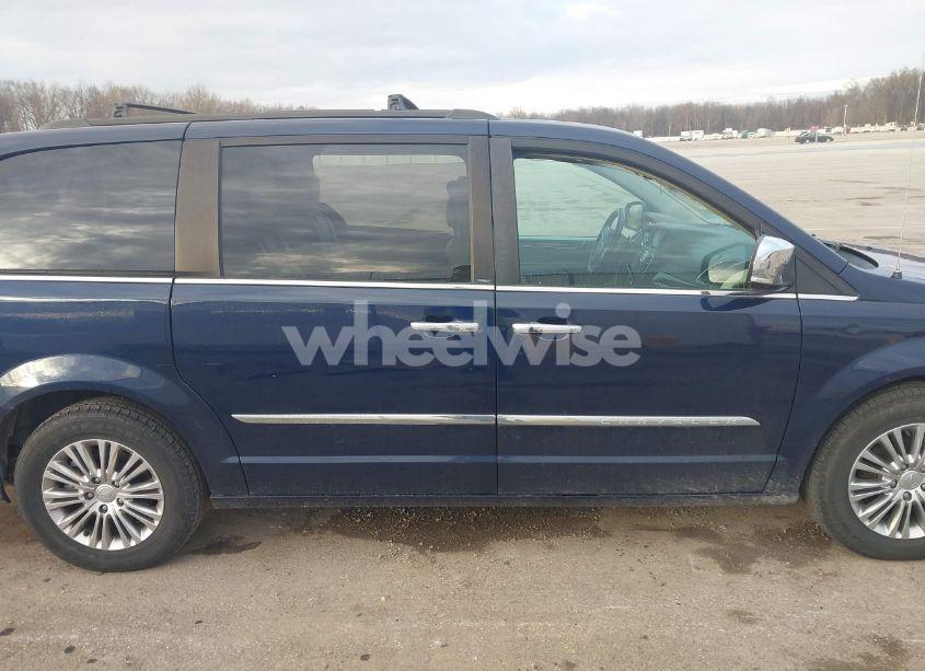 Photo 13 of 2013 Chrysler Town & COUNTRY TOURING-L (VIN 2C4RC1CG6DR697148)