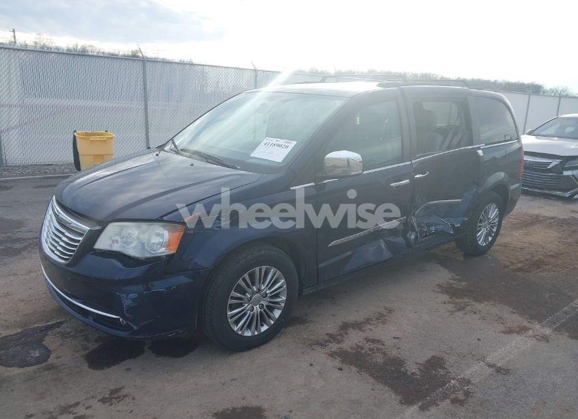 Photo 2 of 2013 Chrysler Town & COUNTRY TOURING-L (VIN 2C4RC1CG6DR697148)