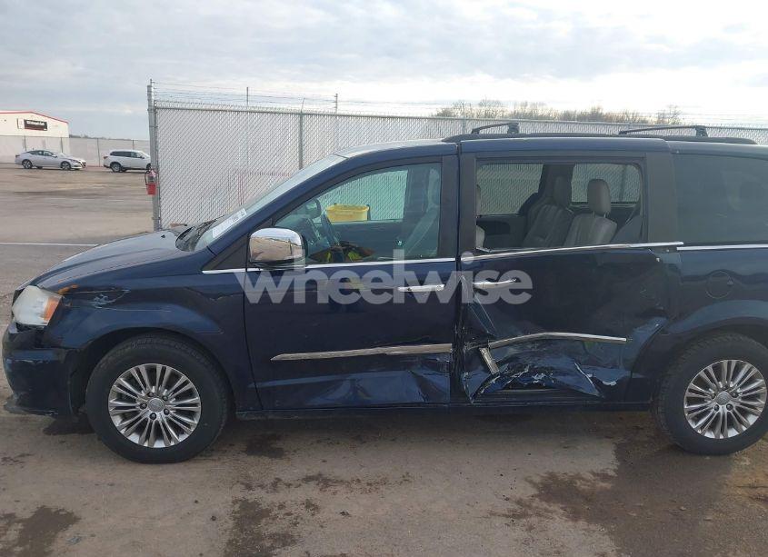 Photo 6 of 2013 Chrysler Town & COUNTRY TOURING-L (VIN 2C4RC1CG6DR697148)