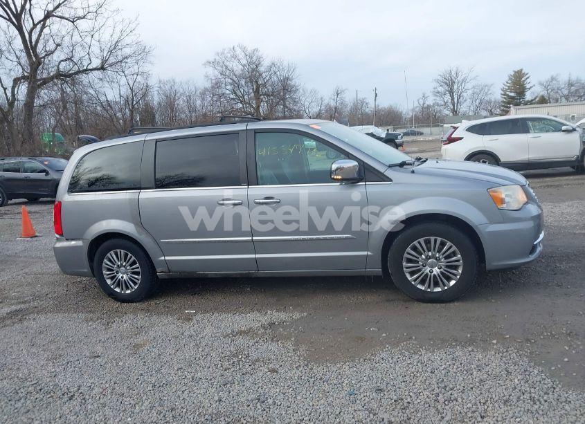 Photo 13 of 2013 Chrysler Town & COUNTRY TOURING-L (VIN 2C4RC1CG6DR756280)
