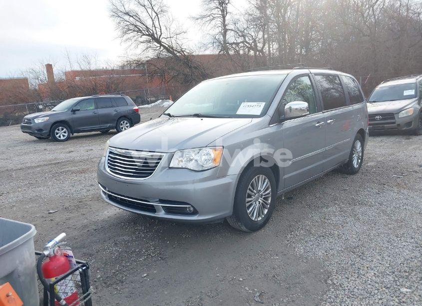 Photo 2 of 2013 Chrysler Town & COUNTRY TOURING-L (VIN 2C4RC1CG6DR756280)