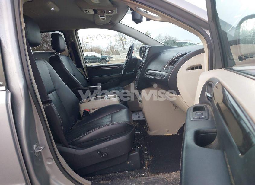 Photo 5 of 2013 Chrysler Town & COUNTRY TOURING-L (VIN 2C4RC1CG6DR756280)