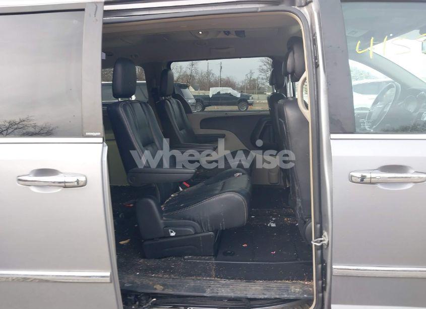 Photo 8 of 2013 Chrysler Town & COUNTRY TOURING-L (VIN 2C4RC1CG6DR756280)