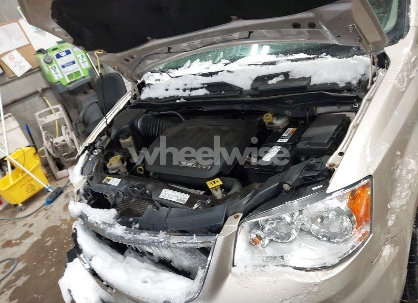 Photo 10 of 2013 Chrysler Town & COUNTRY TOURING-L (VIN 2C4RC1CG6DR819569)