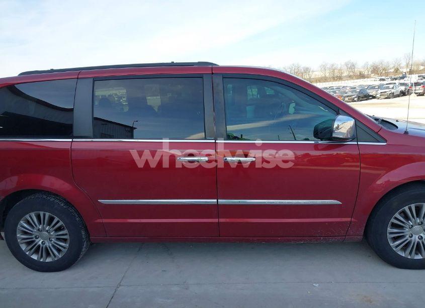 Photo 13 of 2014 Chrysler Town & COUNTRY TOURING-L (VIN 2C4RC1CG6ER143786)