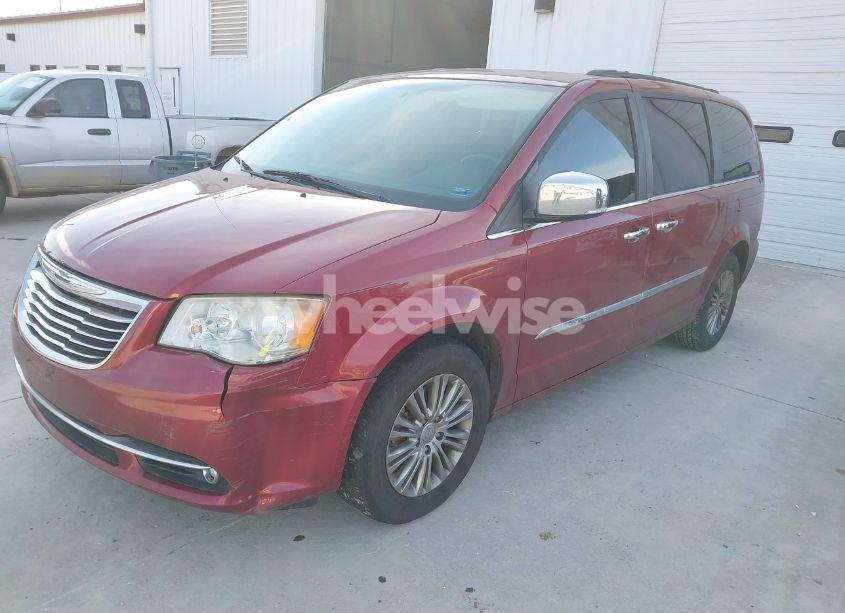 Photo 2 of 2014 Chrysler Town & COUNTRY TOURING-L (VIN 2C4RC1CG6ER143786)