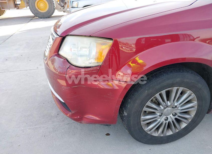 Photo 6 of 2014 Chrysler Town & COUNTRY TOURING-L (VIN 2C4RC1CG6ER143786)