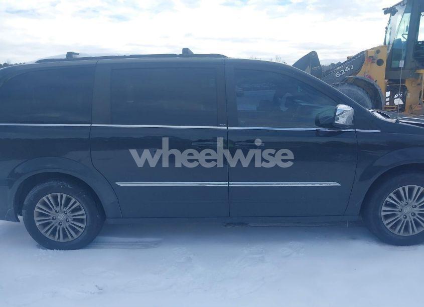 Photo 13 of 2014 Chrysler Town & COUNTRY TOURING-L (VIN 2C4RC1CG6ER165691)