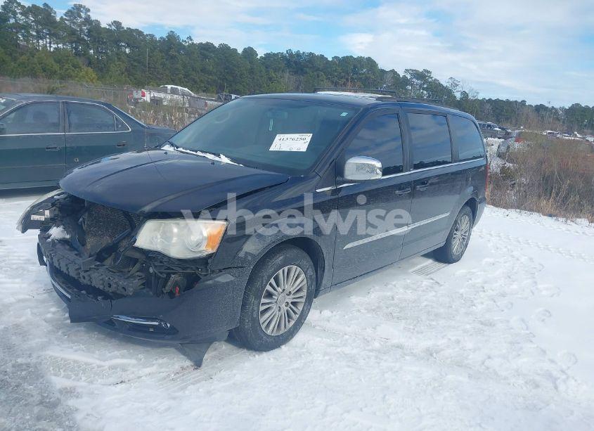 Photo 2 of 2014 Chrysler Town & COUNTRY TOURING-L (VIN 2C4RC1CG6ER165691)