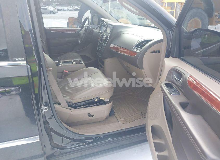 Photo 5 of 2014 Chrysler Town & COUNTRY TOURING-L (VIN 2C4RC1CG6ER165691)