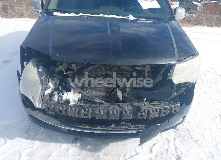 Photo 6 of 2014 Chrysler Town & COUNTRY TOURING-L (VIN 2C4RC1CG6ER165691)