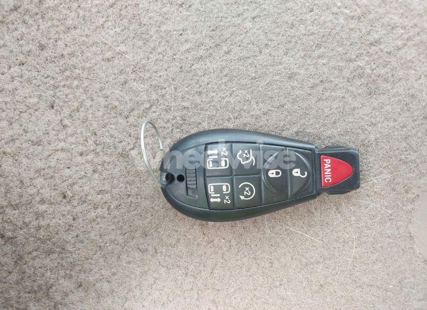 Photo 11 of 2014 Chrysler Town & COUNTRY TOURING-L (VIN 2C4RC1CG6ER200200)