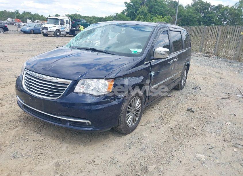 Photo 2 of 2014 Chrysler Town & COUNTRY TOURING-L (VIN 2C4RC1CG6ER200200)