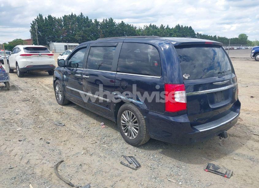 Photo 3 of 2014 Chrysler Town & COUNTRY TOURING-L (VIN 2C4RC1CG6ER200200)