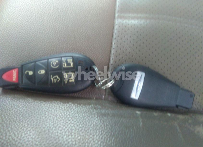 Photo 11 of 2014 Chrysler Town & COUNTRY TOURING-L (VIN 2C4RC1CG6ER333037)