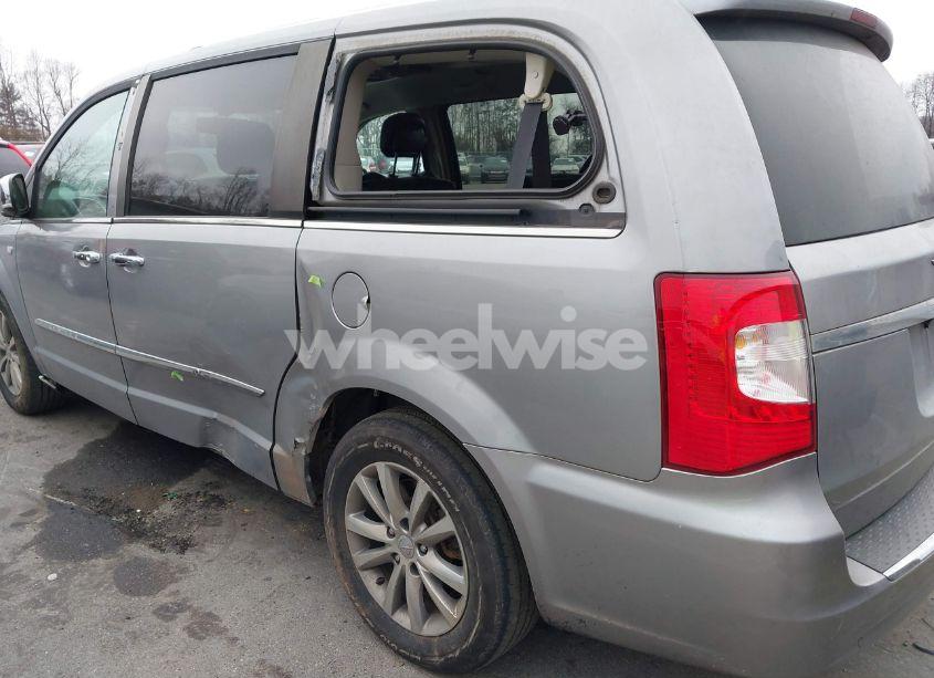 Photo 12 of 2014 Chrysler Town & COUNTRY TOURING-L 30TH ANNIVERSARY (VIN 2C4RC1CG6ER407816)