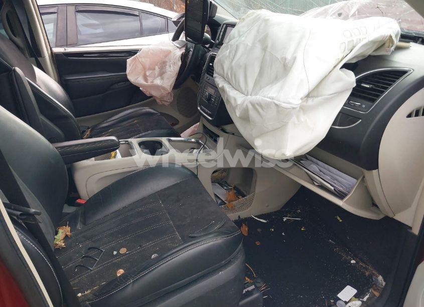 Photo 5 of 2014 Chrysler Town & COUNTRY TOURING-L 30TH ANNIVERSARY (VIN 2C4RC1CG6ER418007)