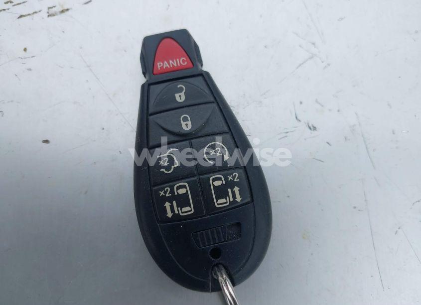 Photo 11 of 2015 Chrysler Town & COUNTRY TOURING-L (VIN 2C4RC1CG6FR507075)