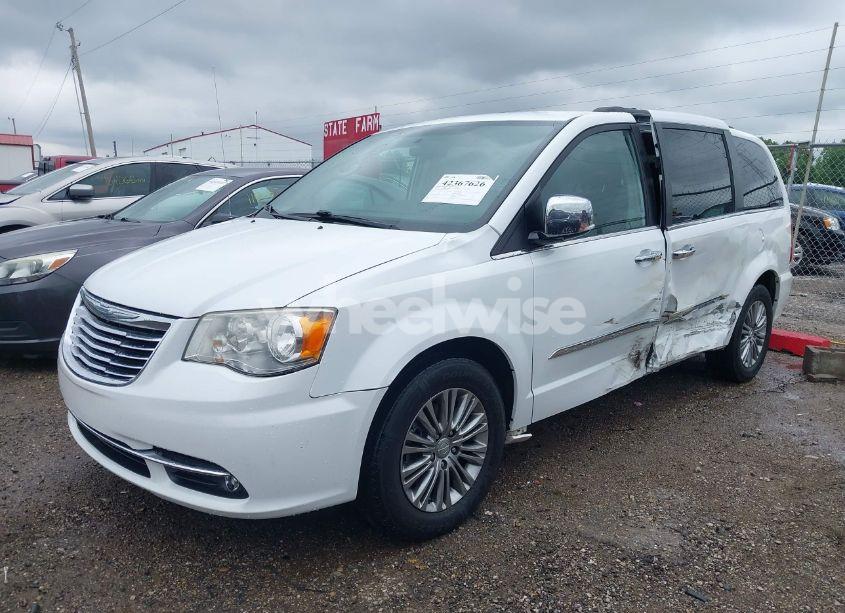Photo 2 of 2015 Chrysler Town & COUNTRY TOURING-L (VIN 2C4RC1CG6FR507075)